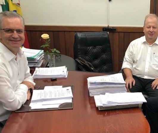 Arnoni deixa cargo de secretário da Administração de Maringá